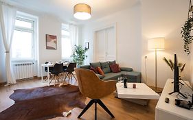Coupledream - 10Min To City Center!